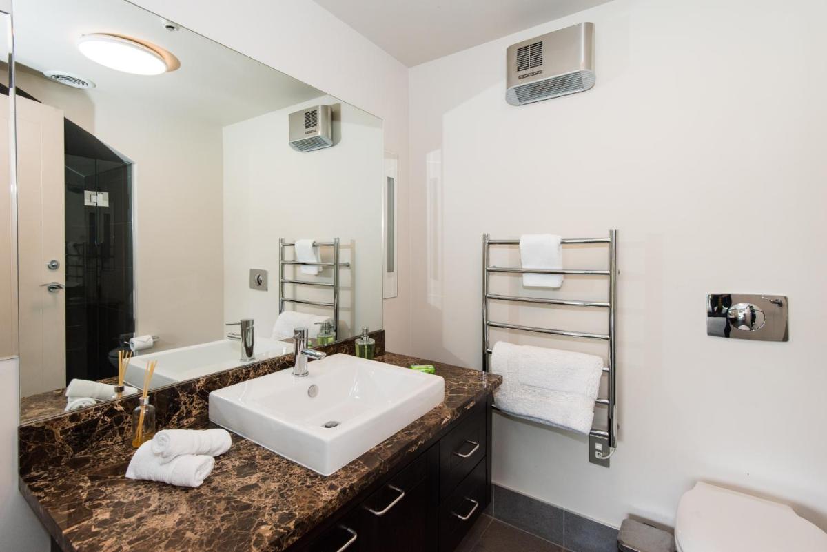 Suitetrails - Luxury Lakeside Studio