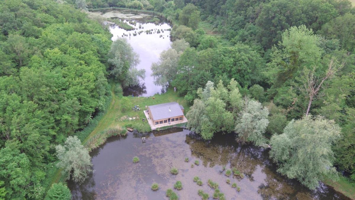 La cabane du pont du Douet - Housity