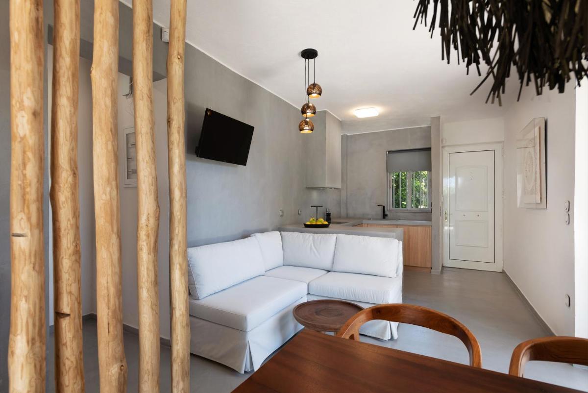 Elisa Seaside Luxury Suite - Housity