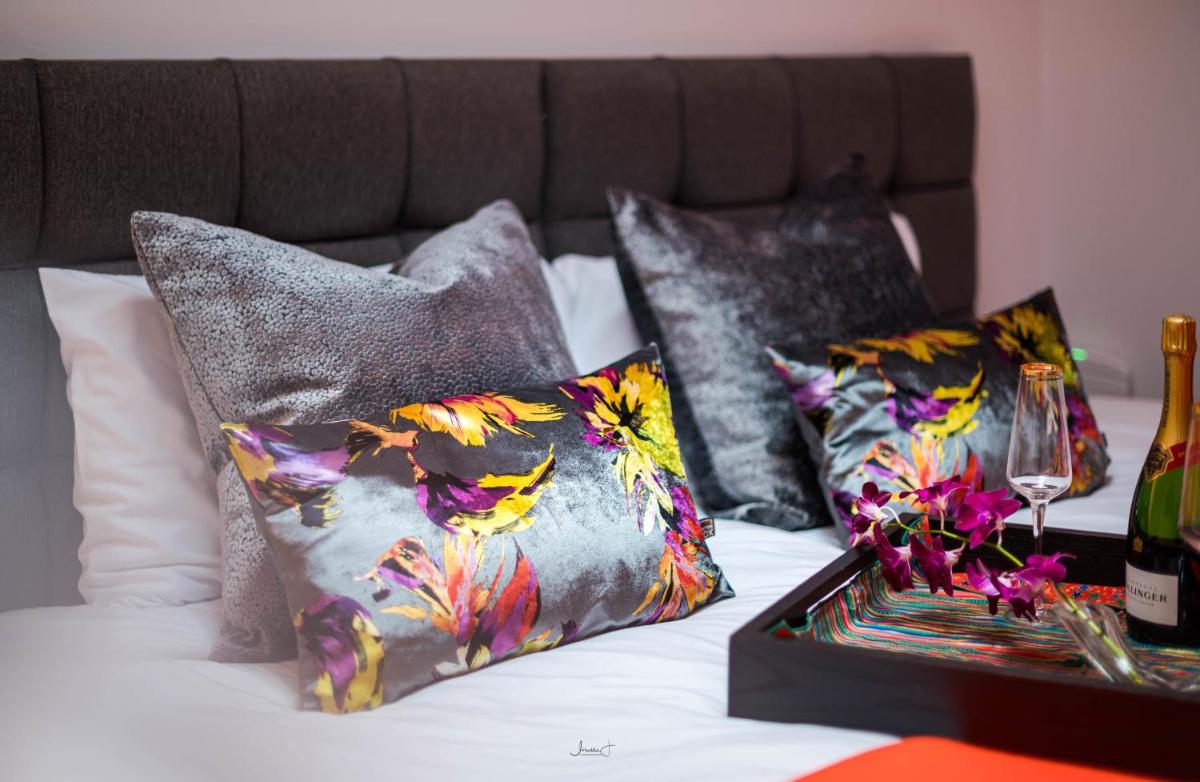 Charles Alexander Short Stay - Windmill House Apartments - Housity