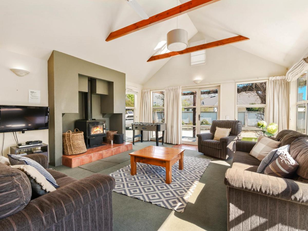 Charming on Cherry - Wanaka Holiday Home - Housity