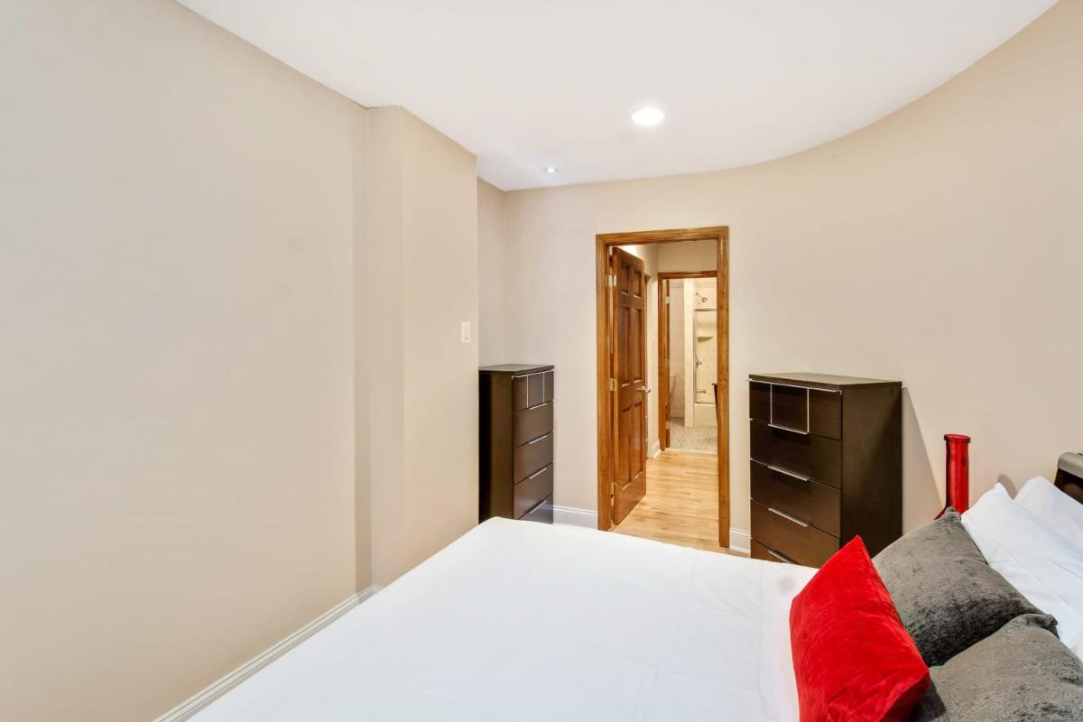 Stylish 1BD Loft in Center City - Housity