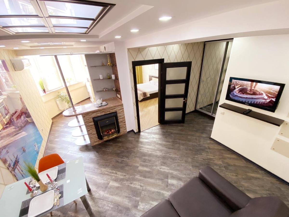 DELUX Apartament - Housity