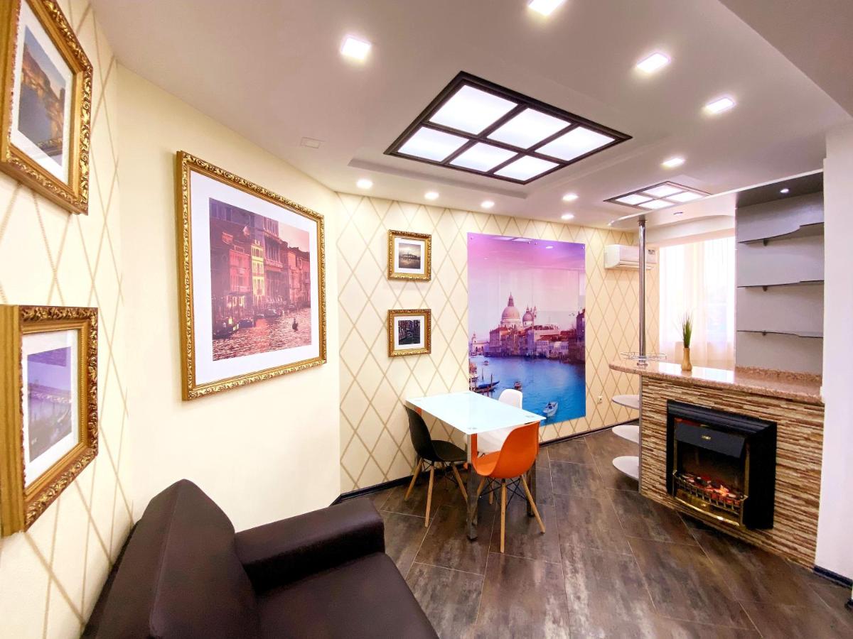 DELUX Apartament - Housity