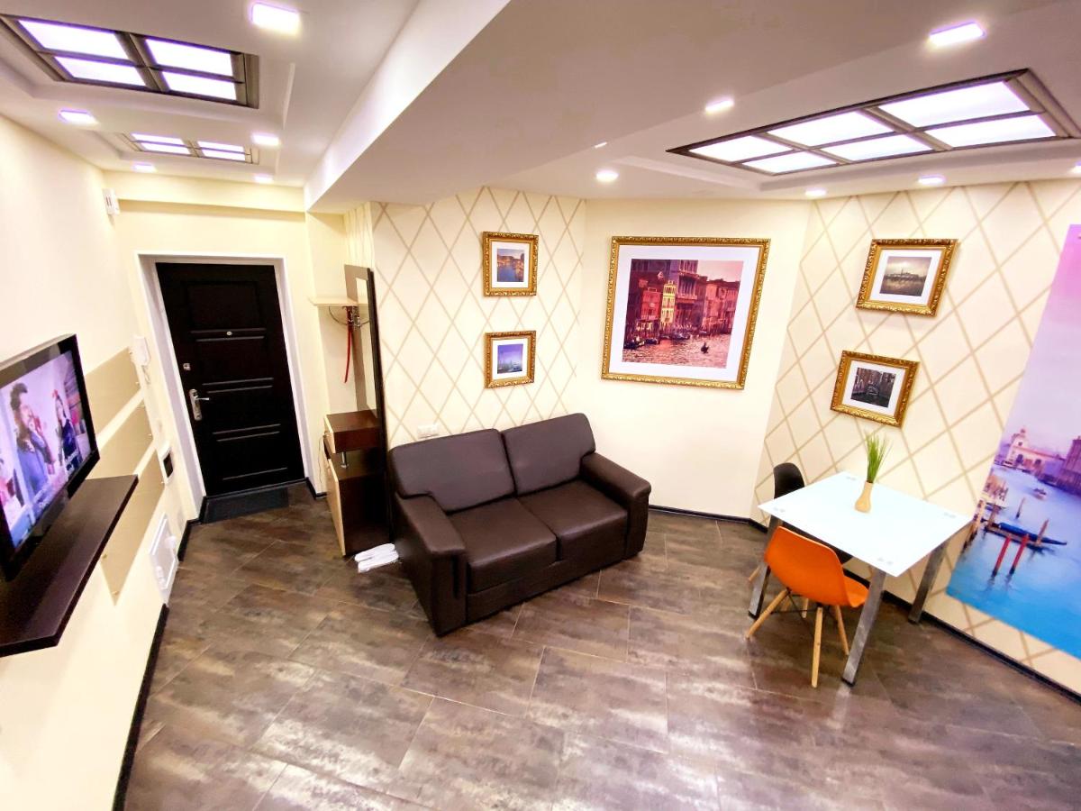 DELUX Apartament - Housity