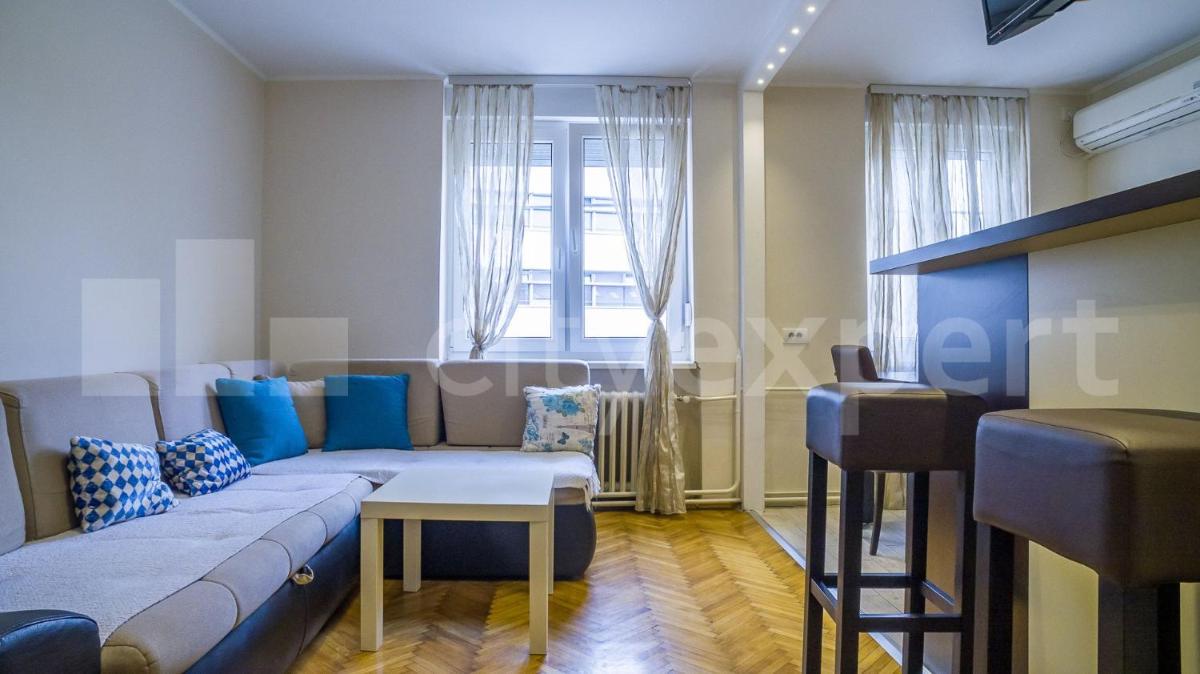 Central apartment with garage - Housity