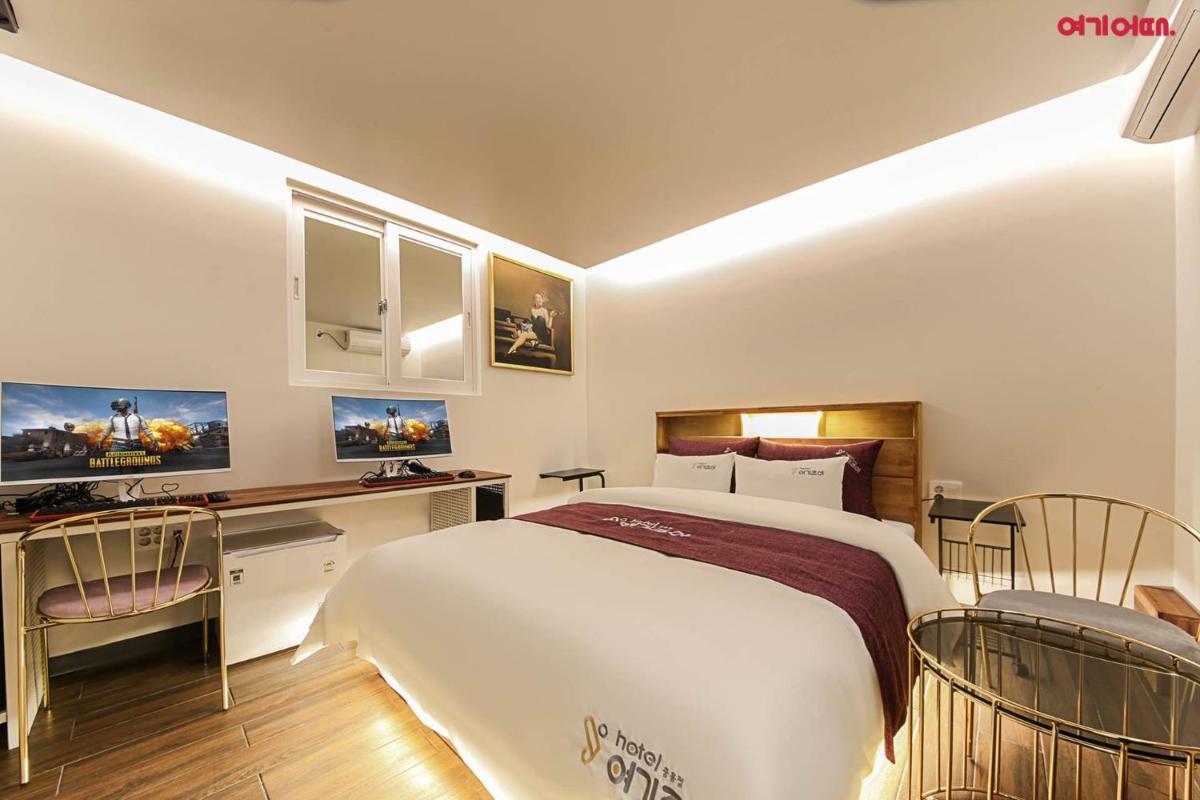 Hotel Yeogijoa - Housity