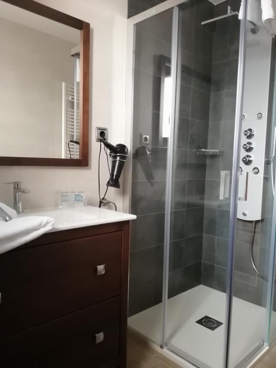 Un baño de Hotel Rural & SPA Puente del Duratón