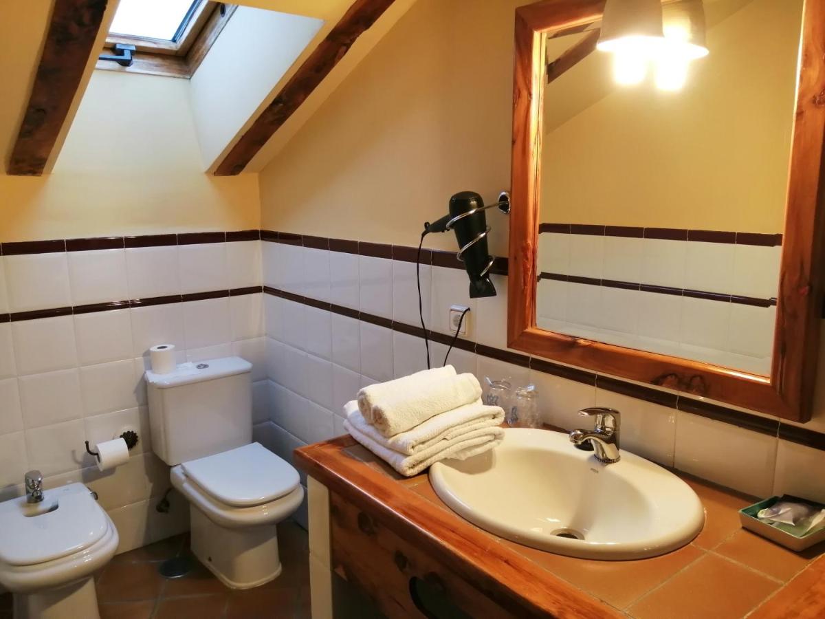 Un baño de Hotel Rural & SPA Puente del Duratón