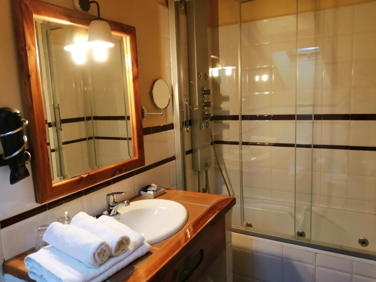 Un baño de Hotel Rural & SPA Puente del Duratón