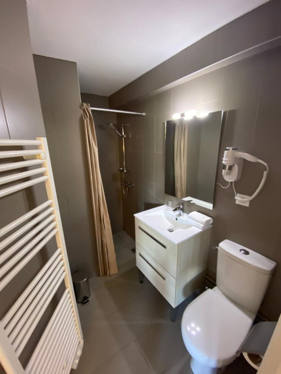 Salle de bains dans l'établissement Sancy Resort
