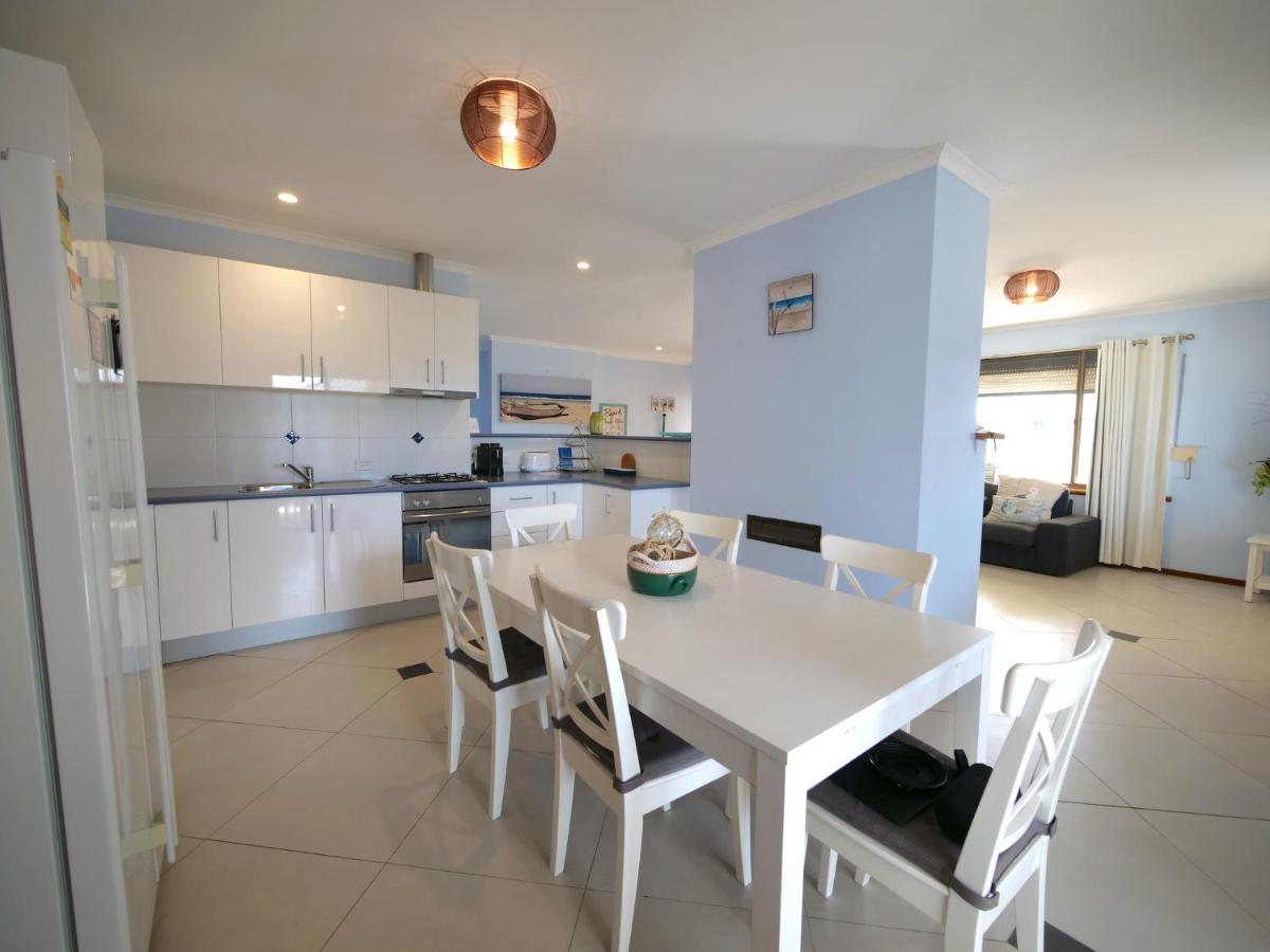 Salty Air Apartments Kingscote Kangaroo Island - Housity