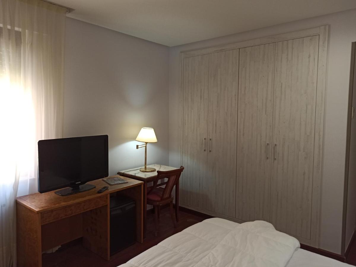 Una televisión o centro de entretenimiento en ARVA Spa París