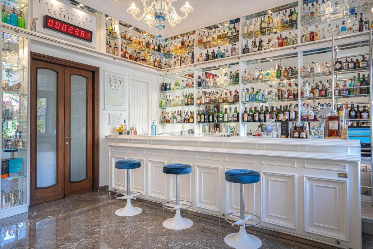 Majestic Palace Hotel - Housity