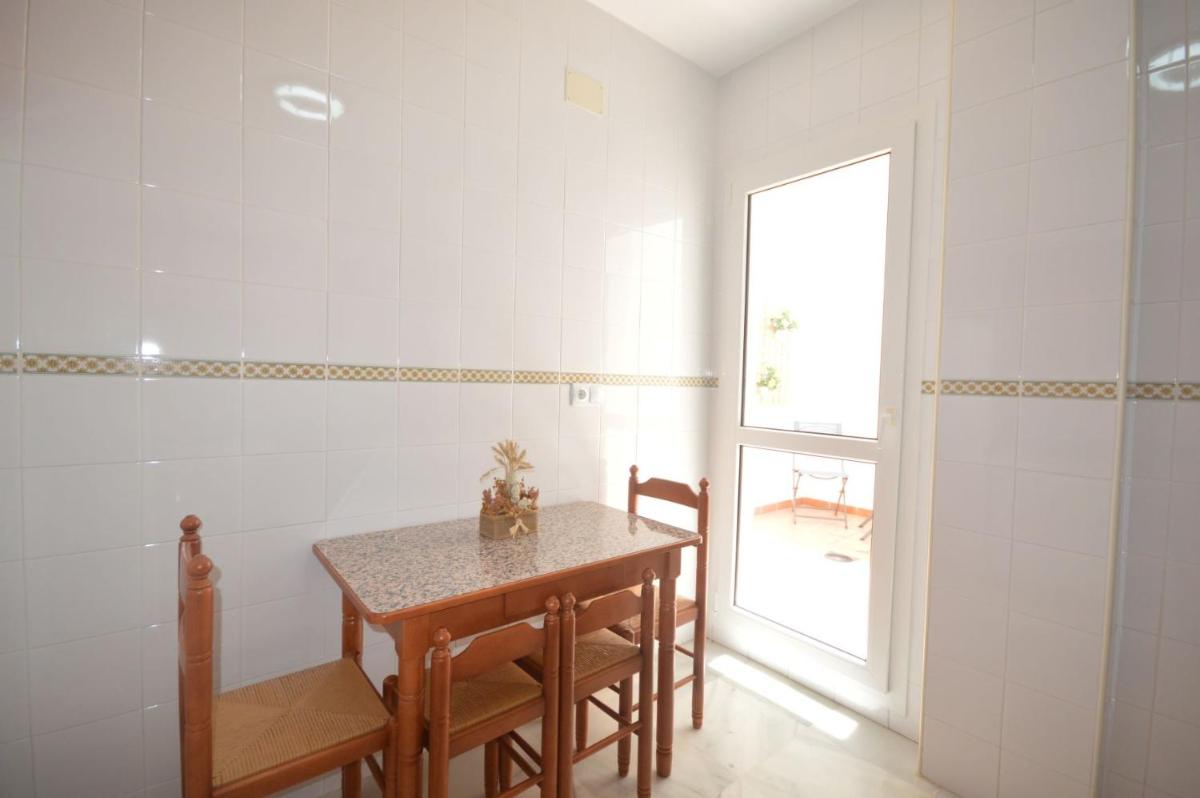 Apartamento centrico en Conil con garaje - Housity