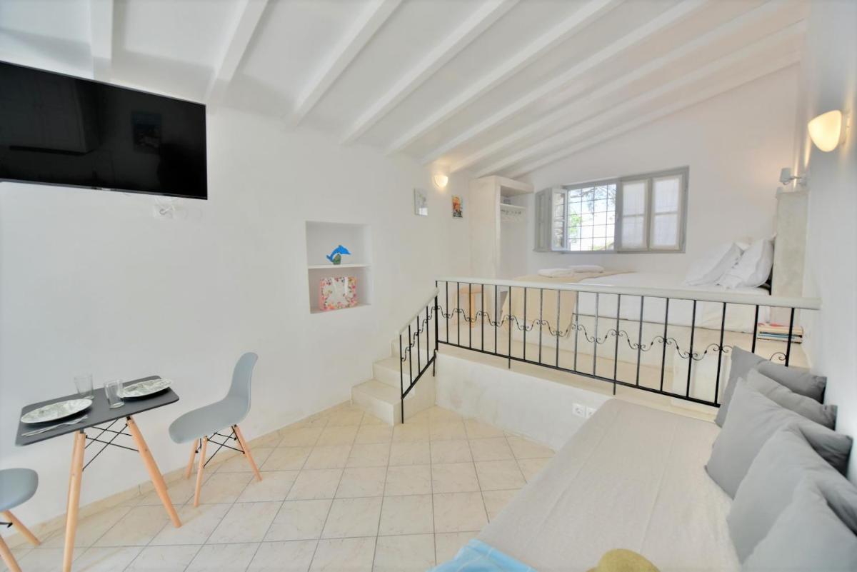 Loukia's Apartments - Housity