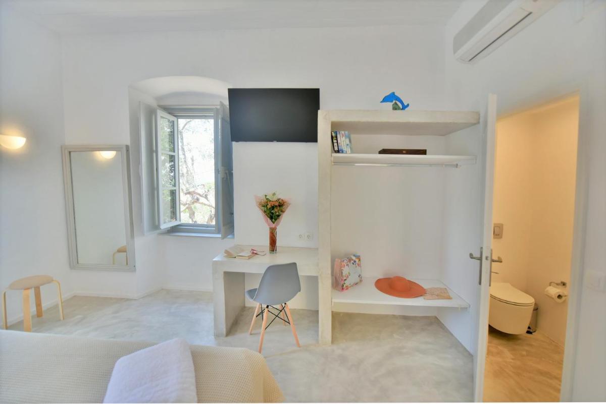 Loukia's Apartments - Housity
