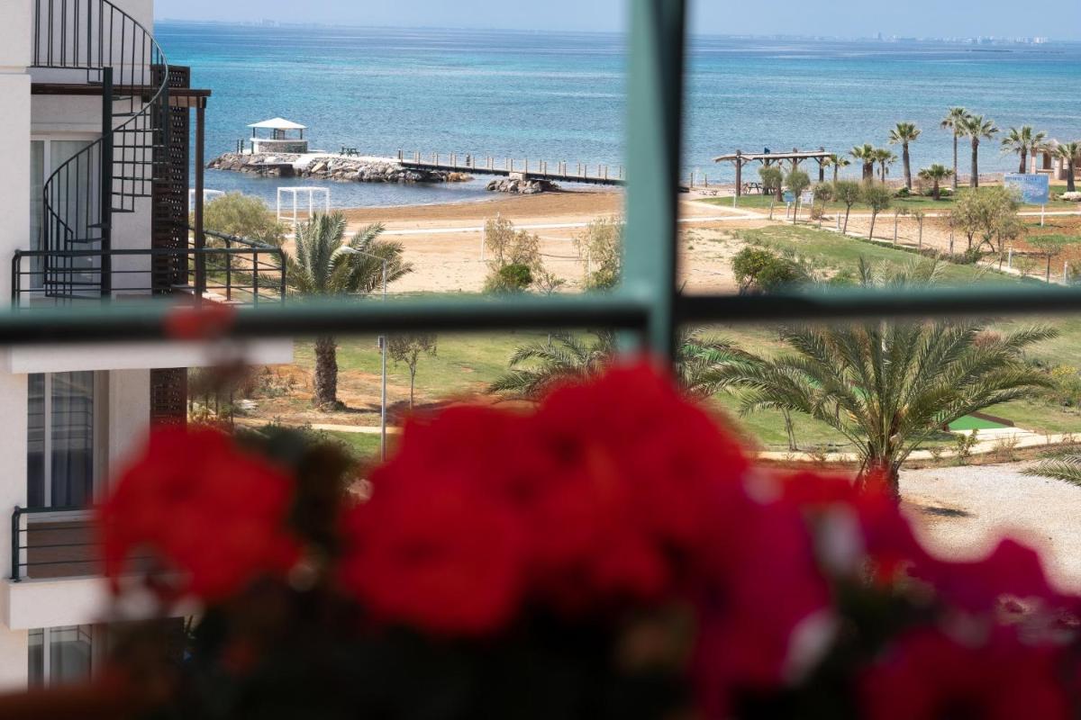 Pinapple Apartment with Sea View - Housity