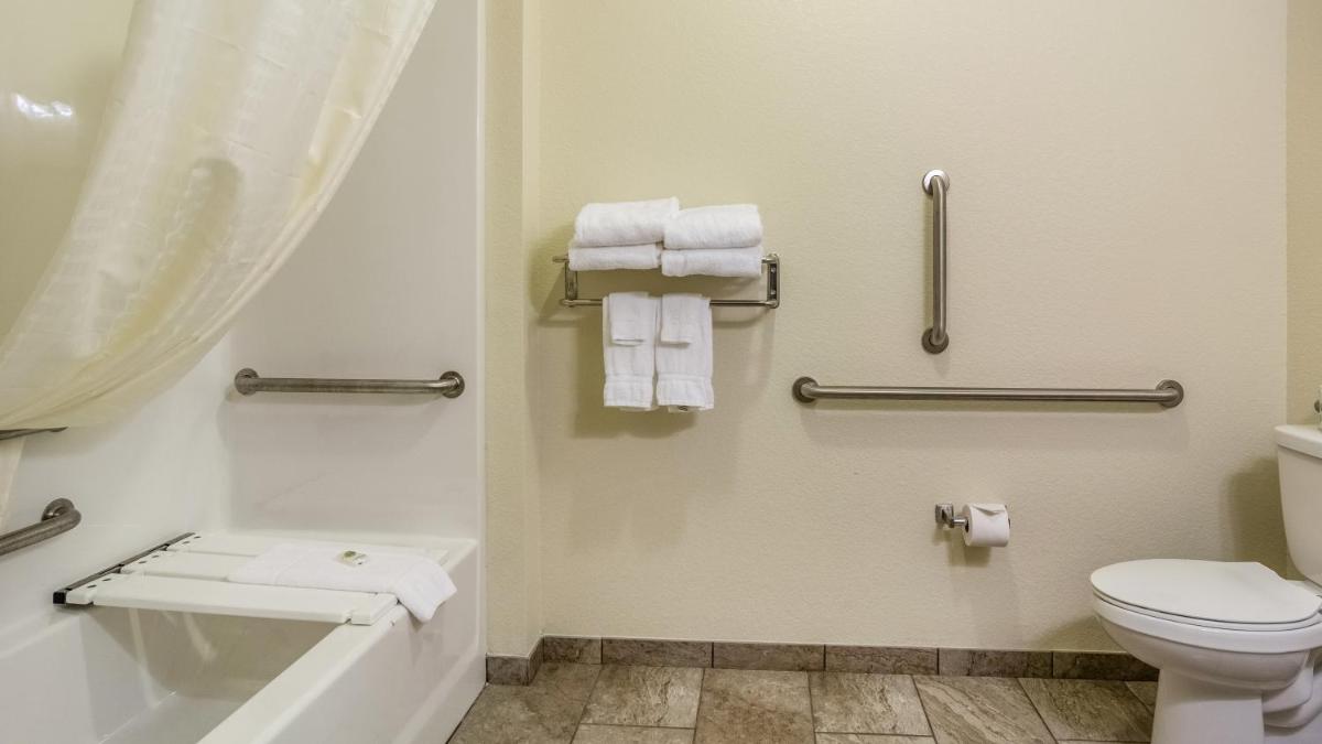 Cobblestone Hotel & Suites - Newport - Housity