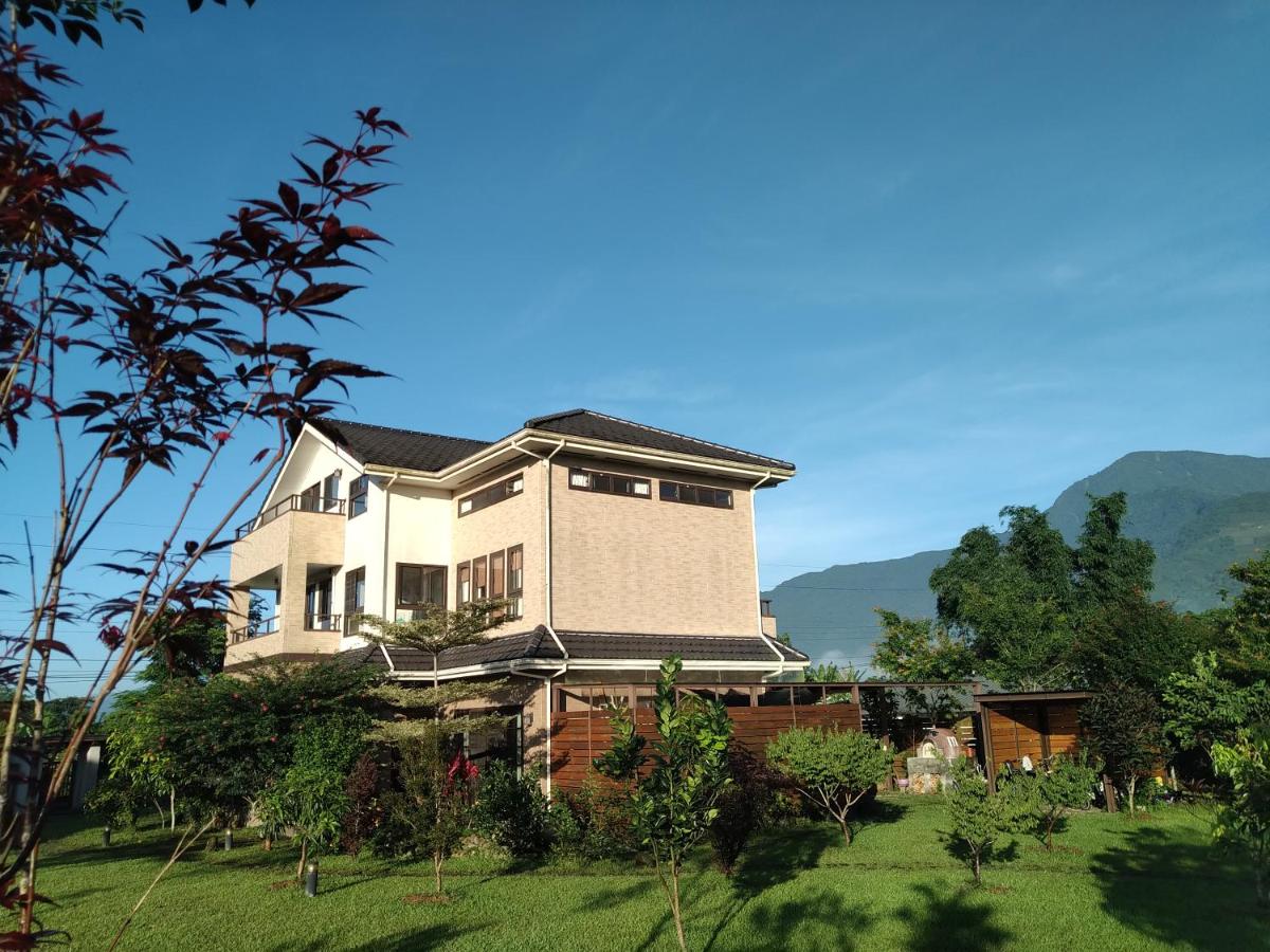 Celine's B&B - Housity