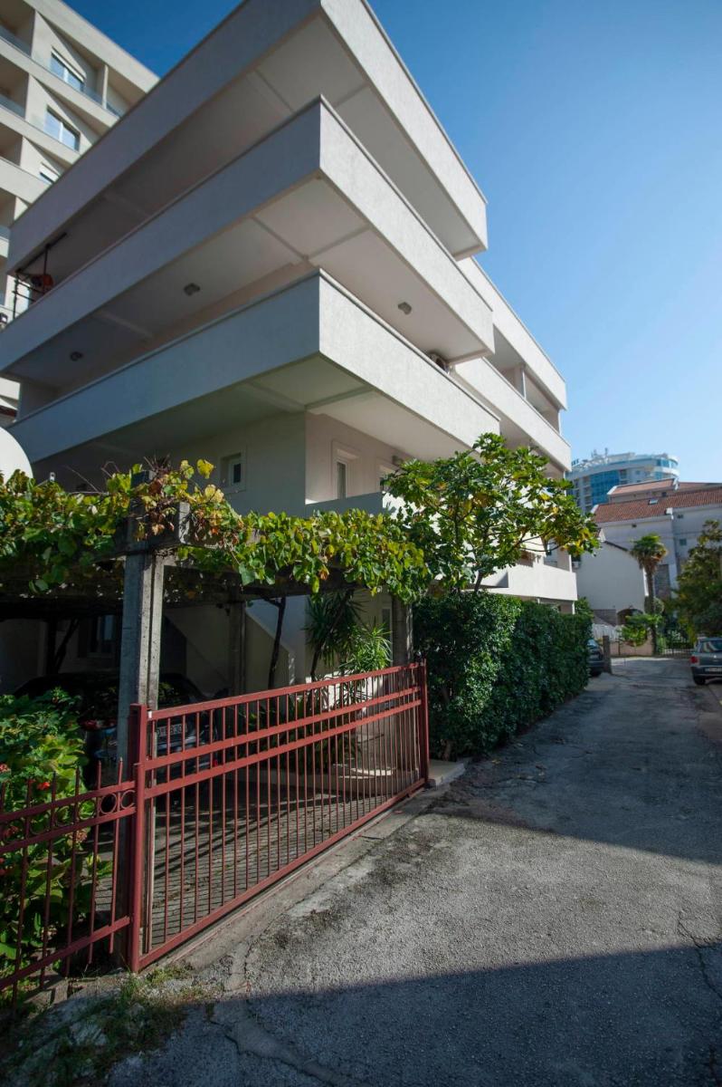Mandir apartments - Center - Housity
