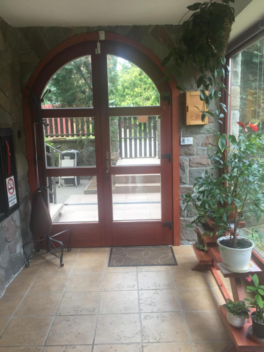Flower Home - Housity