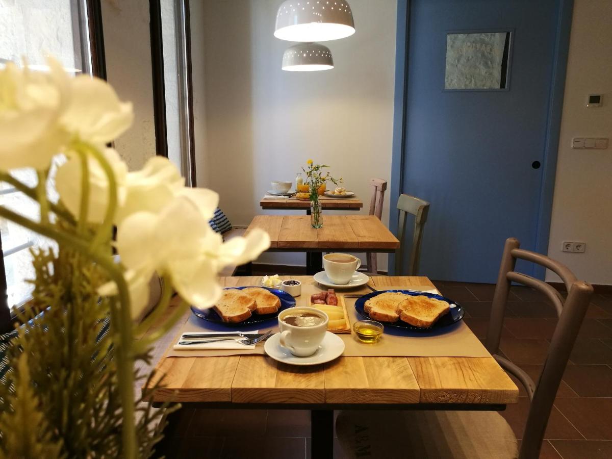 Hostal Blavet - Housity