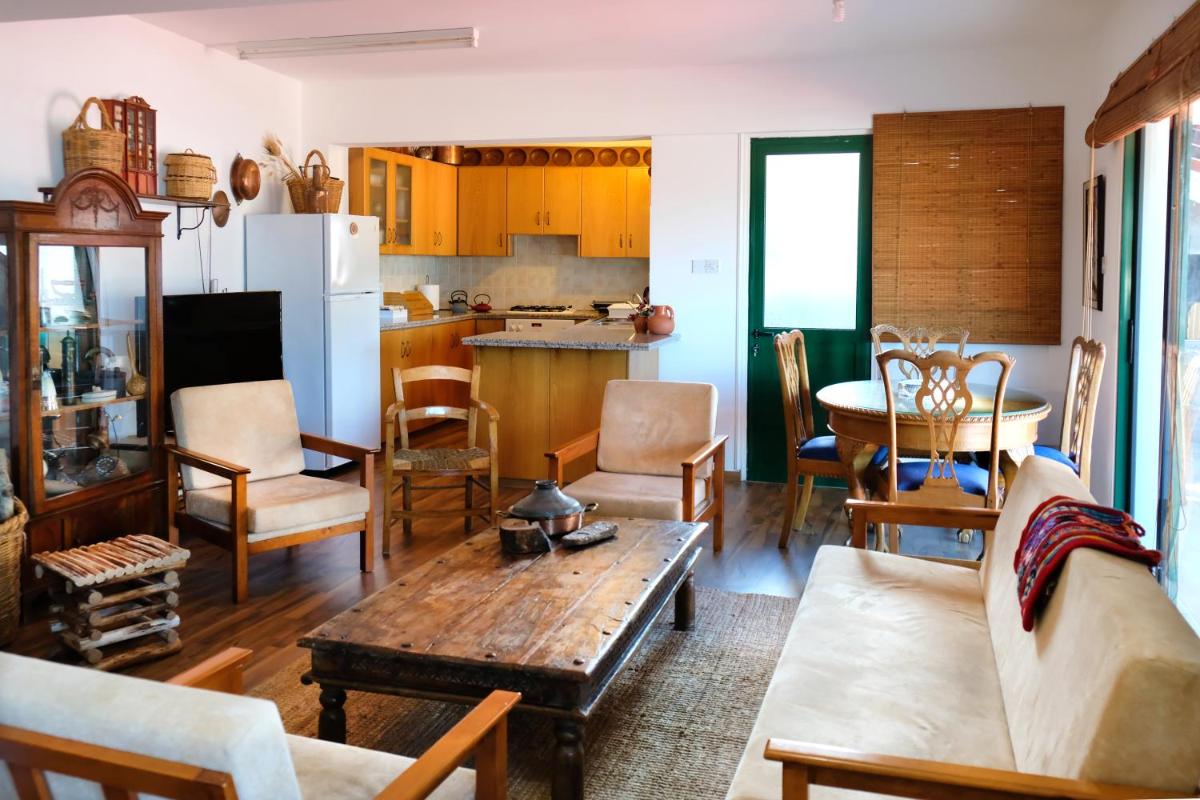 Cliff House - Housity