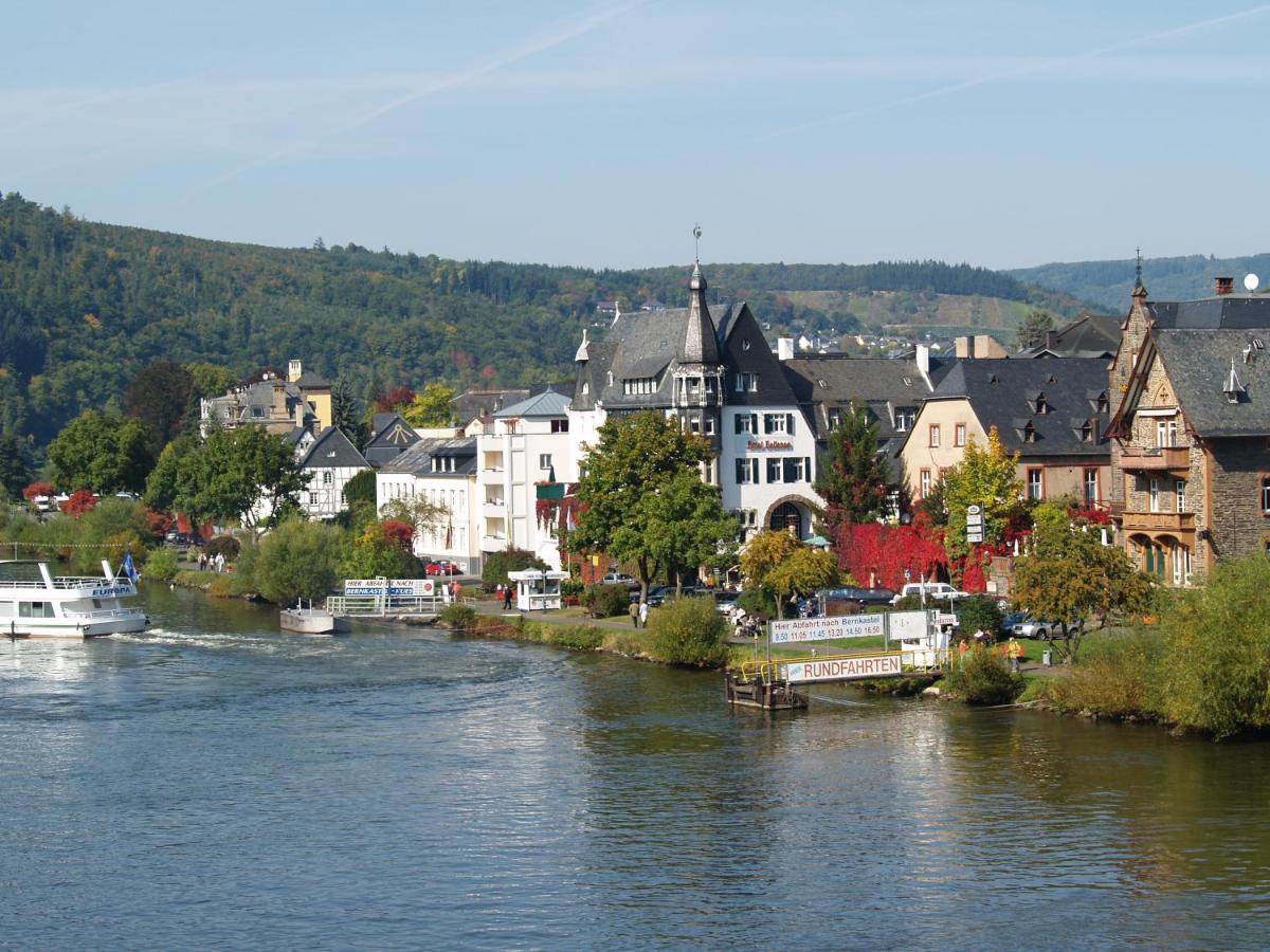 - - Housity
