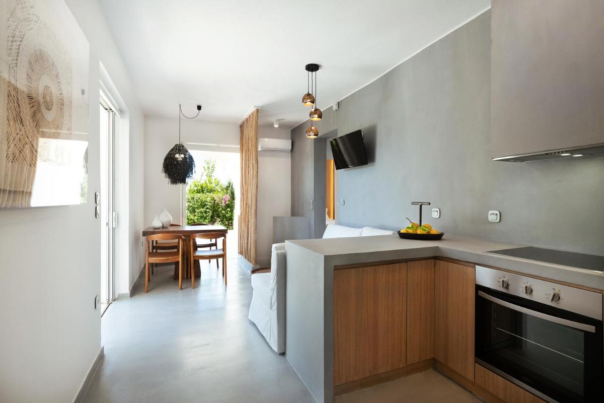 Elisa Seaside Luxury Suite - Housity
