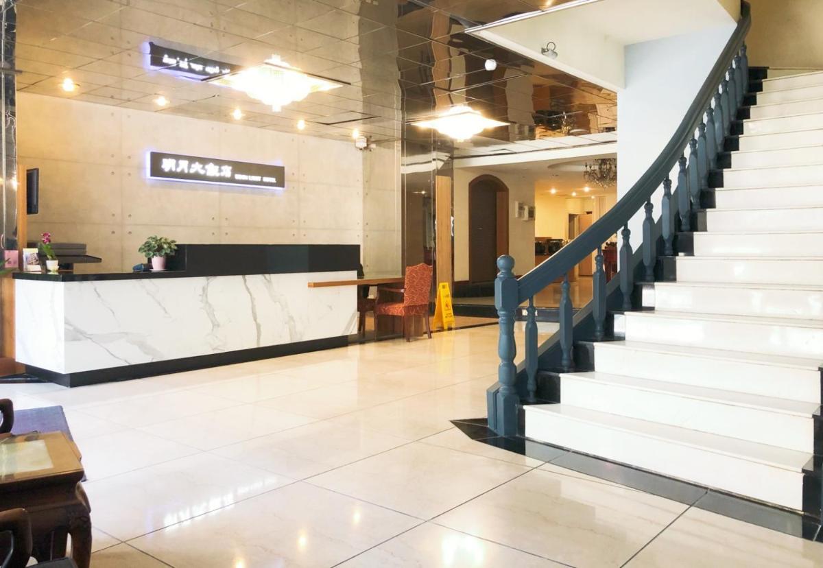 Moonlight Hotel - Housity