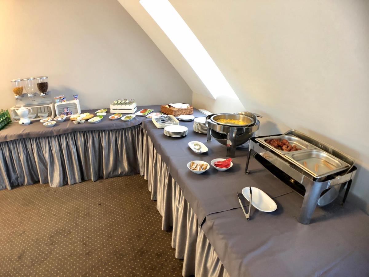 Hotel Nad Stawem - Housity