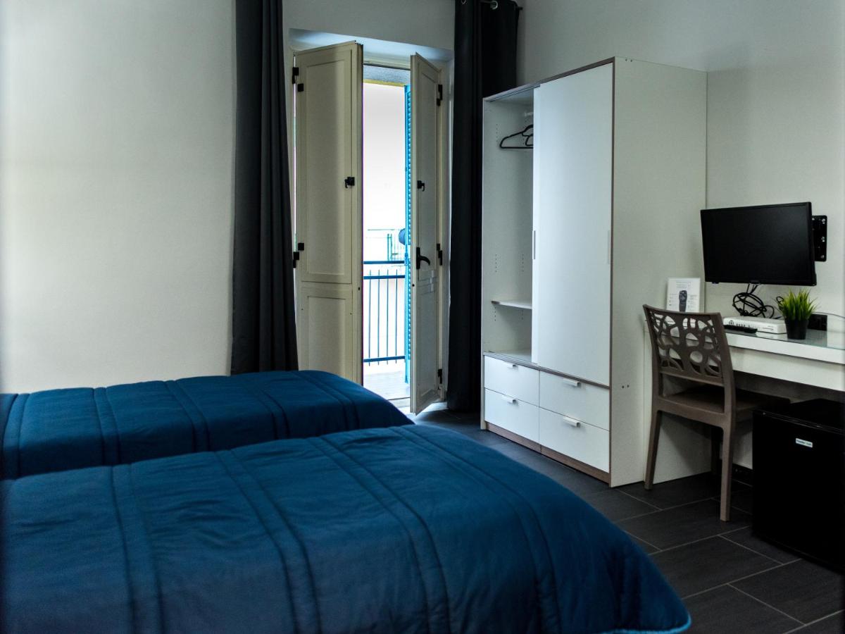 Hotel Scigliano - Housity