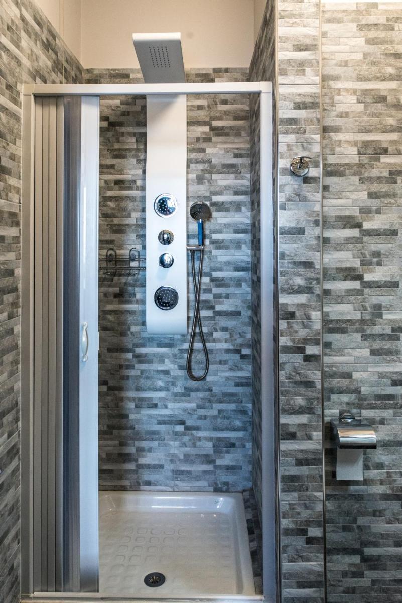 Hotel Scigliano - Housity