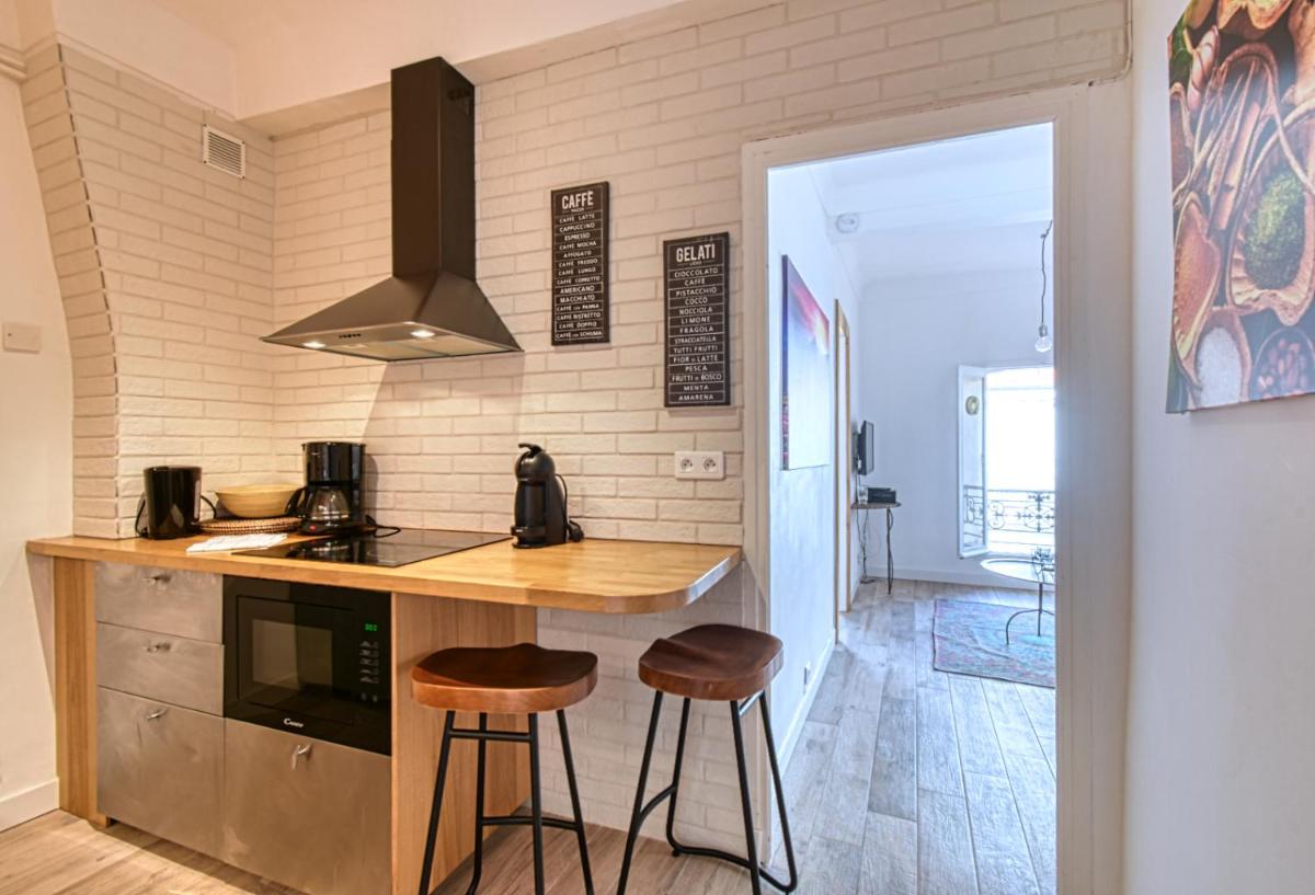 Romantic and new apartment in the famous Rue Meynadier in the supercentre of Cannes - Housity
