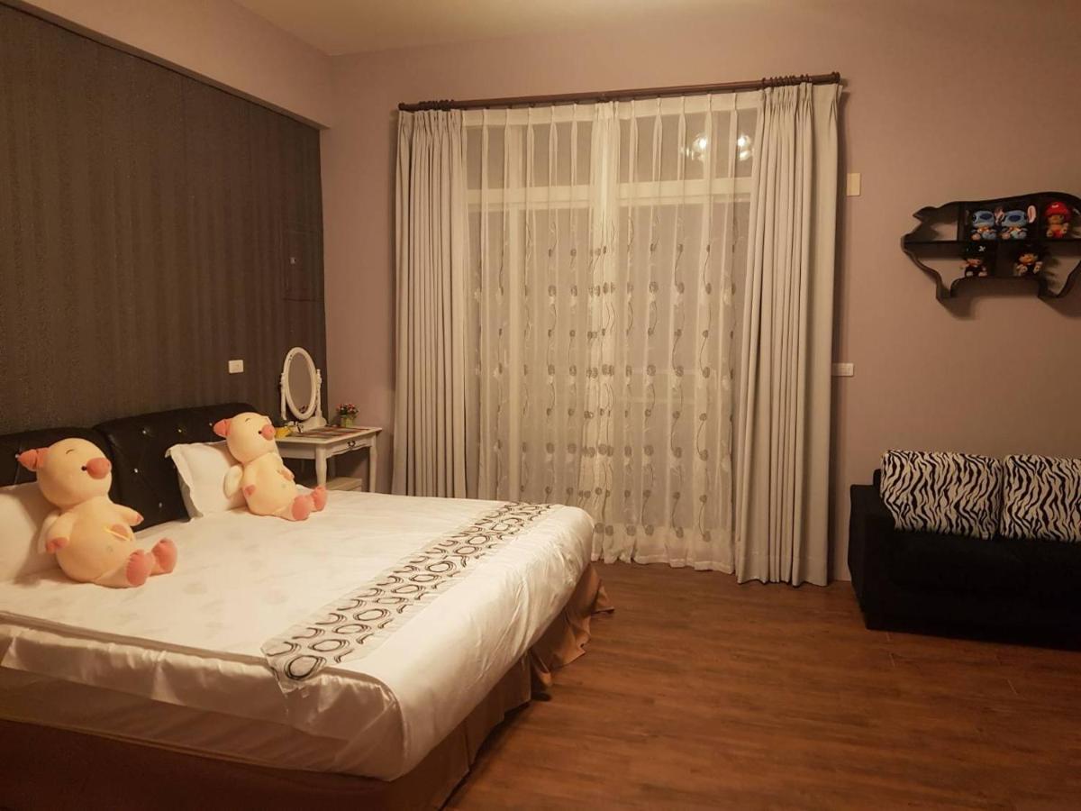 Baby Pig B&B - Housity