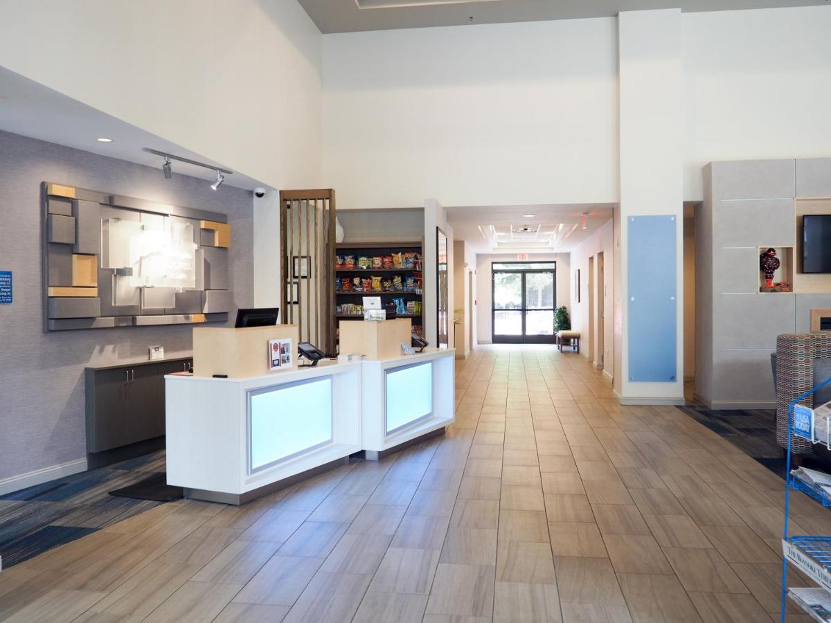 Holiday Inn Express Blacksburg by IHG - Housity