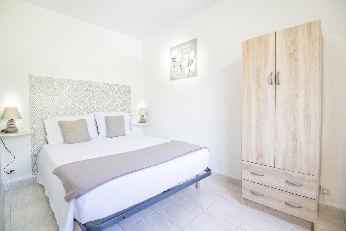 Les Mimosas - Housity