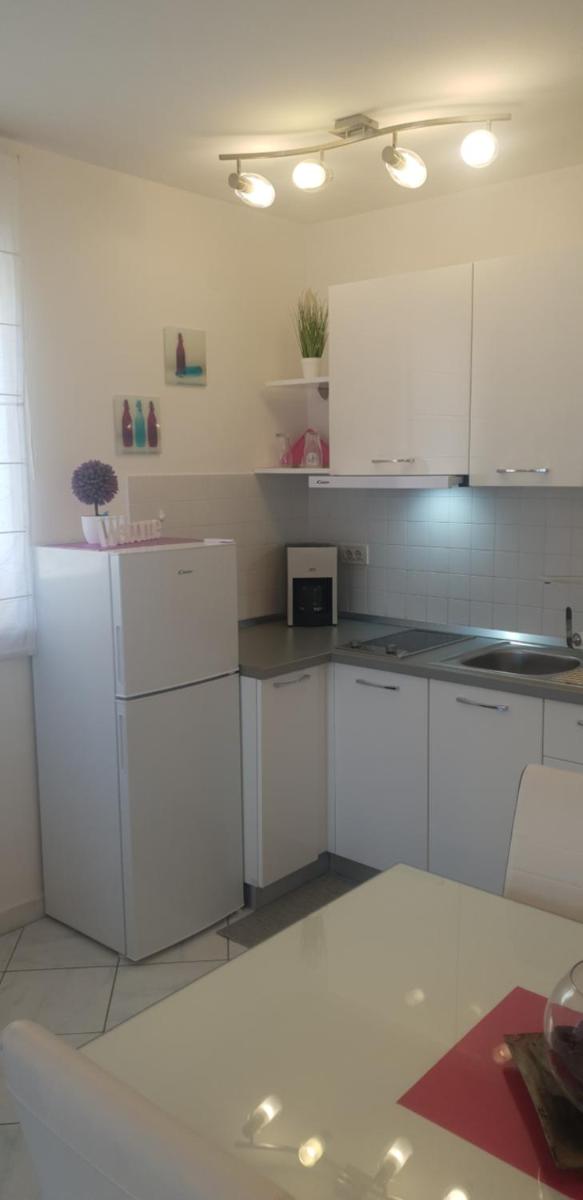 Apartment Rosana - Housity