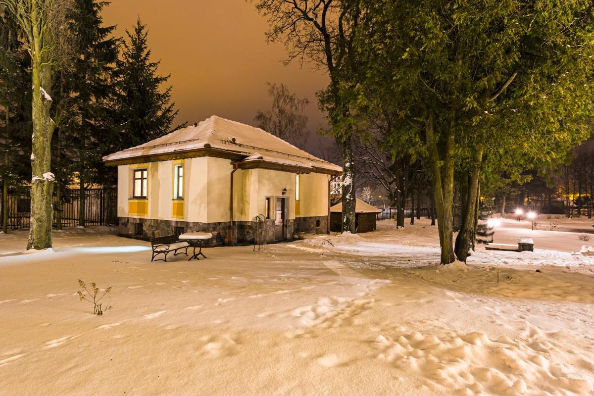 Rezydencja Lipowa - Housity