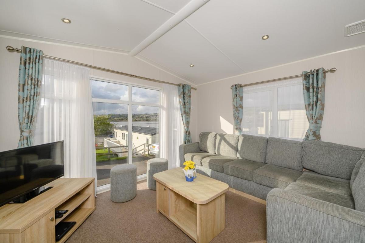Devon Valley Holiday Village - Housity