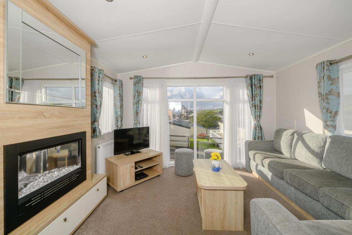 Devon Valley Holiday Village - Housity