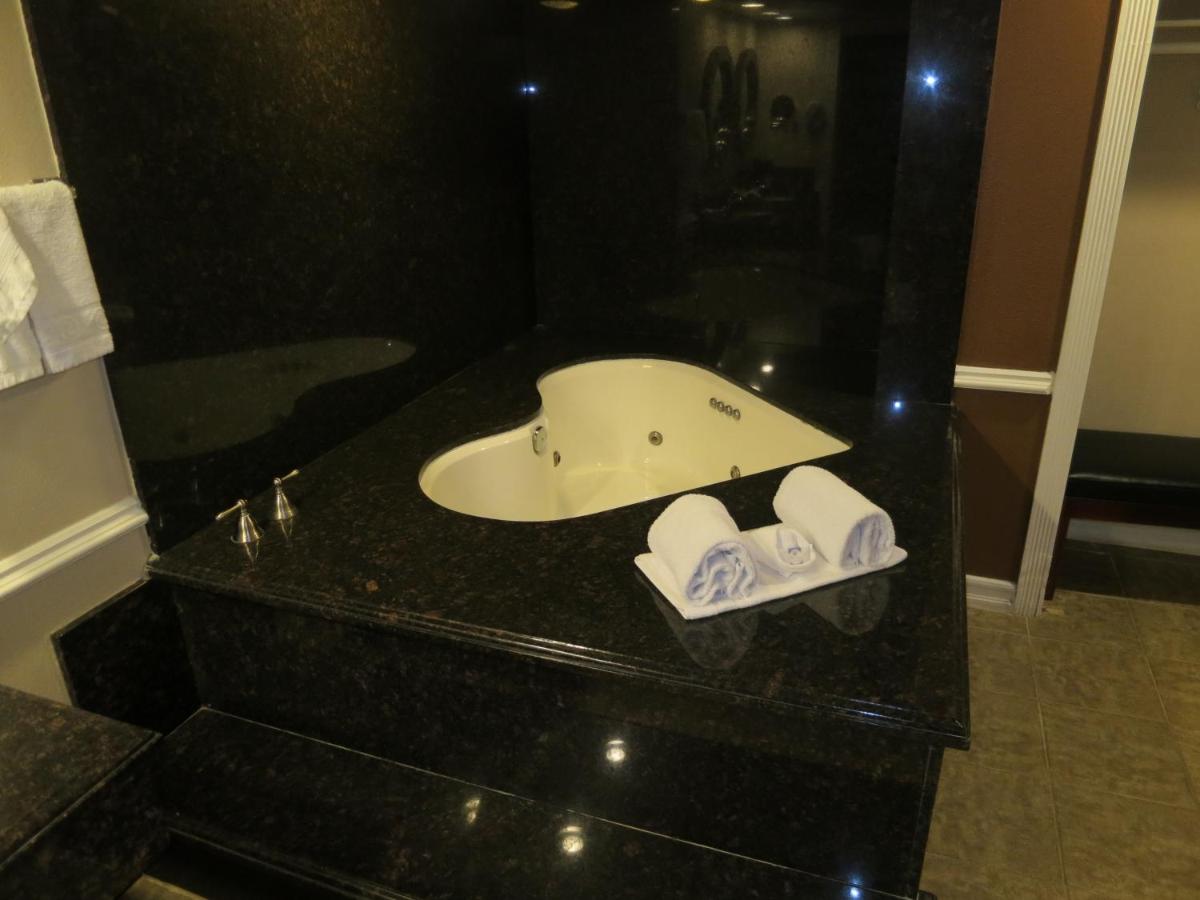 Dynasty Suites Hotel - Housity