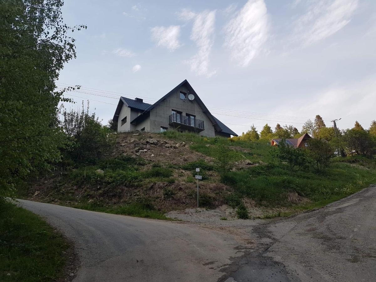 Na Zakręcie - Housity