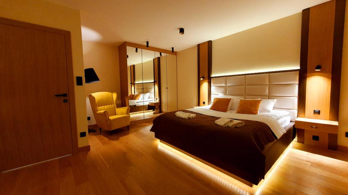 West Guest House - Housity