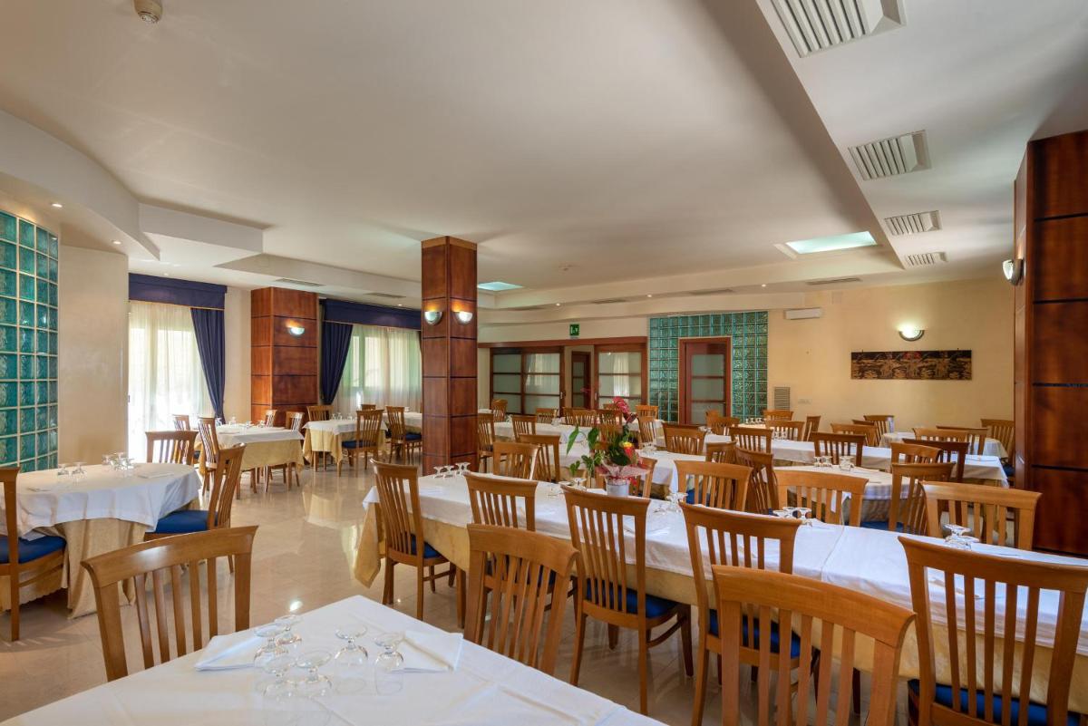 Hotel Euromare - Housity