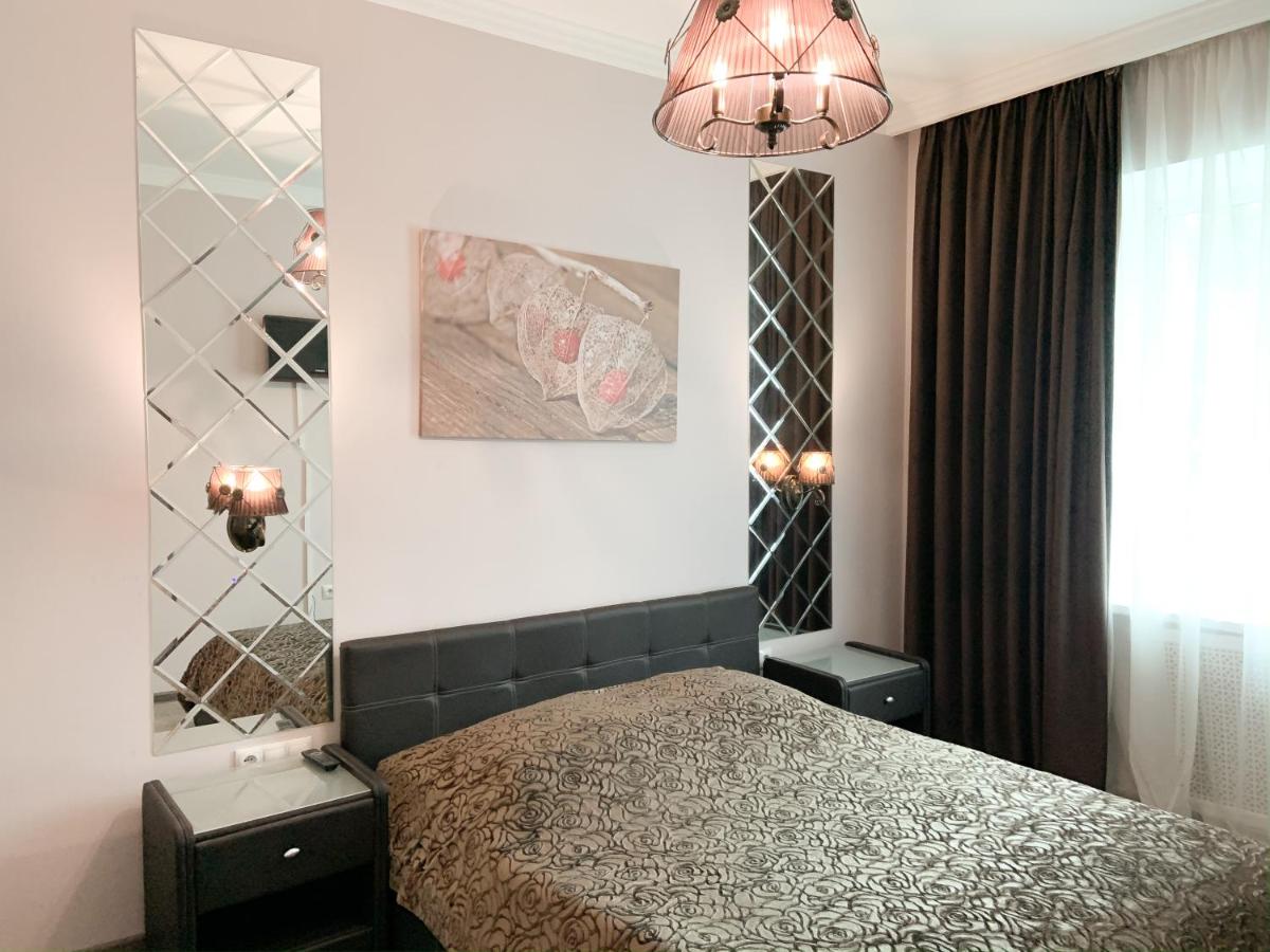 Gostinnyj Dvor - Housity