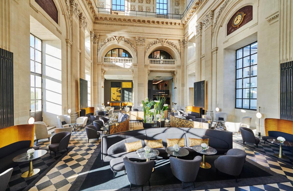 Coin salon dans l'établissement InterContinental Lyon - Hotel Dieu by IHG