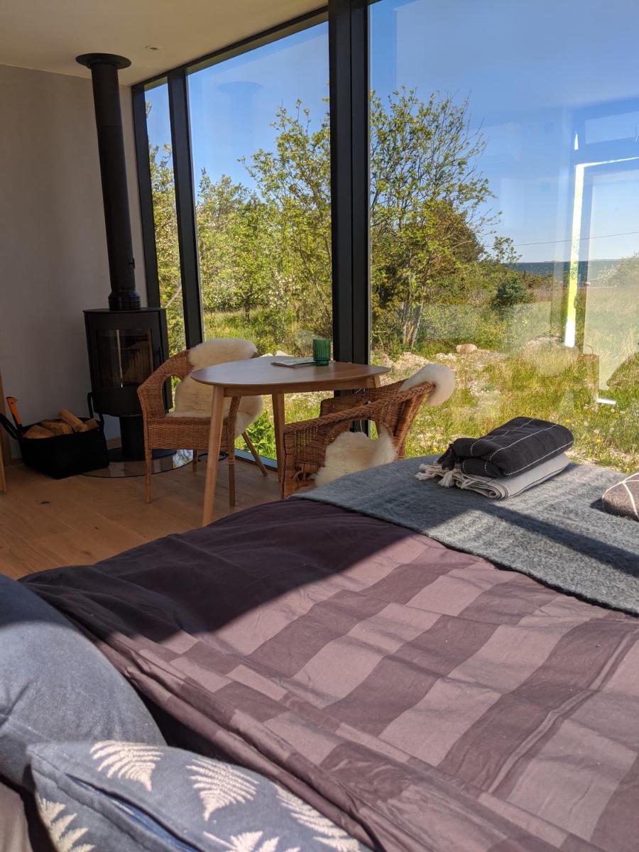 Seaside getaway in Ööd mirror house with sauna - Housity