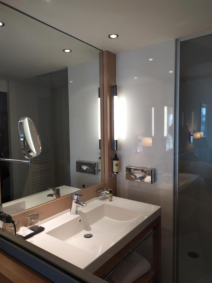 Salle de bains dans l'établissement Best Western Premier Hôtel du Vieux-Port